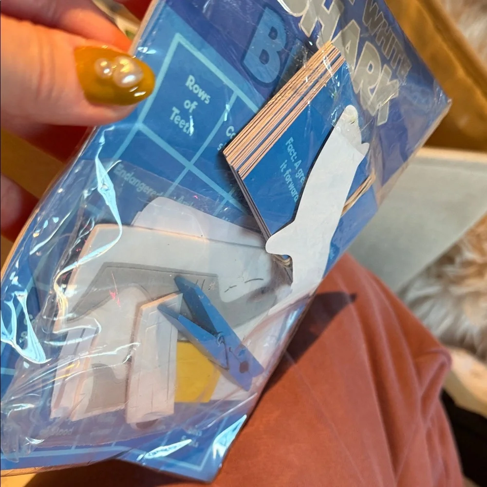 Great White Shark Bingo Game - Blue